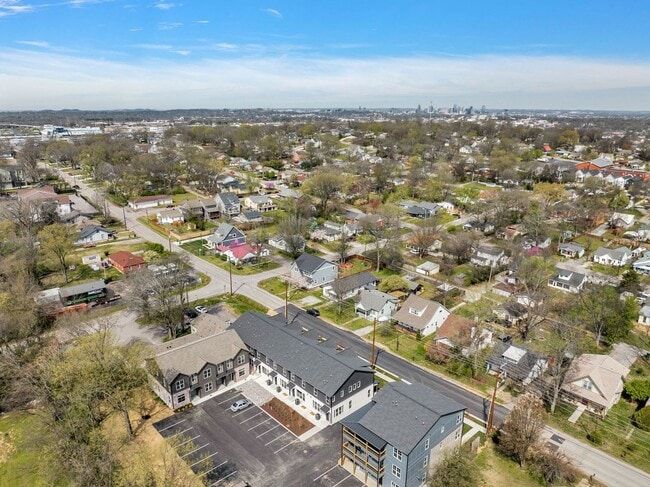 Building Photo - 425 Veritas St