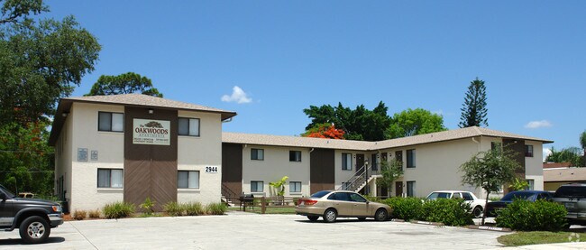 Primary Photo - The Oakwoods