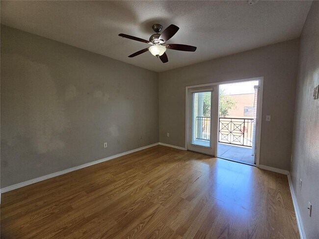 Building Photo - 1910 E Palm Ave