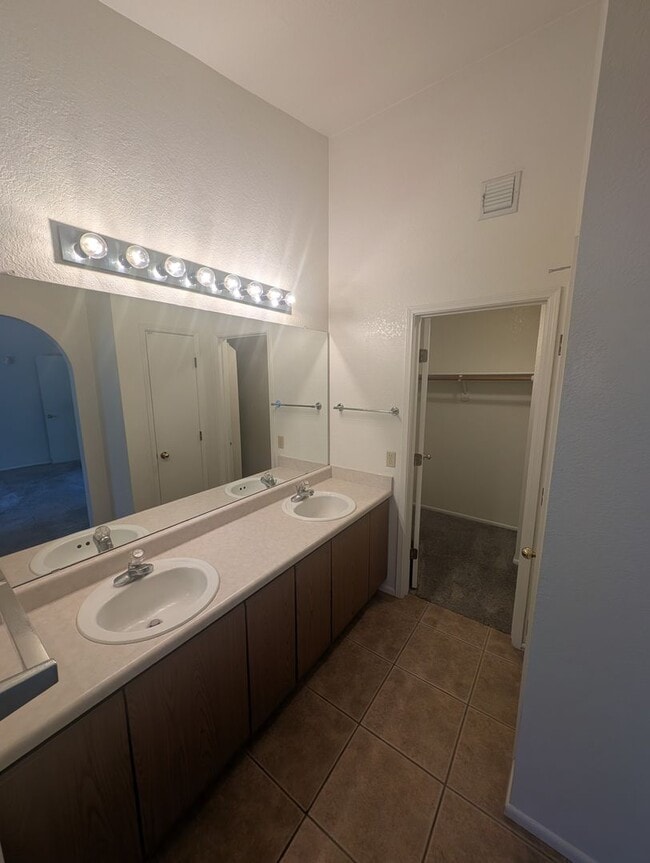 Building Photo - Rita Ranch ready for move in