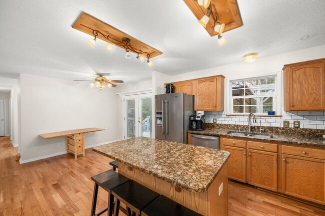 Building Photo - 117 Crazy Horse Trail