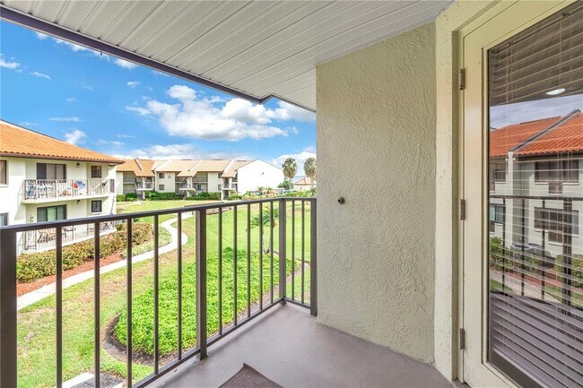 Building Photo - 1515 Pinellas Bayway S