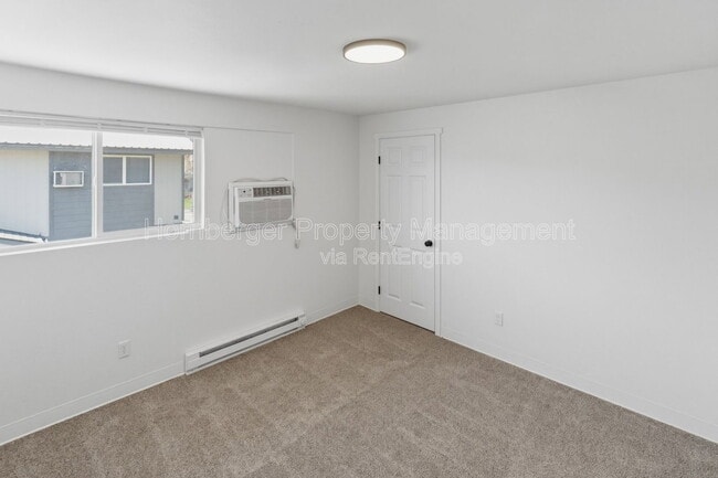 Building Photo - 2011 E Desmet Ave