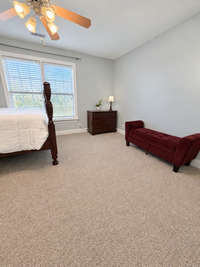 Building Photo - The Hampton Castle Haven, Room 2 | Private Bedroom + En-Suite Bath Near Sentara & Riverside.