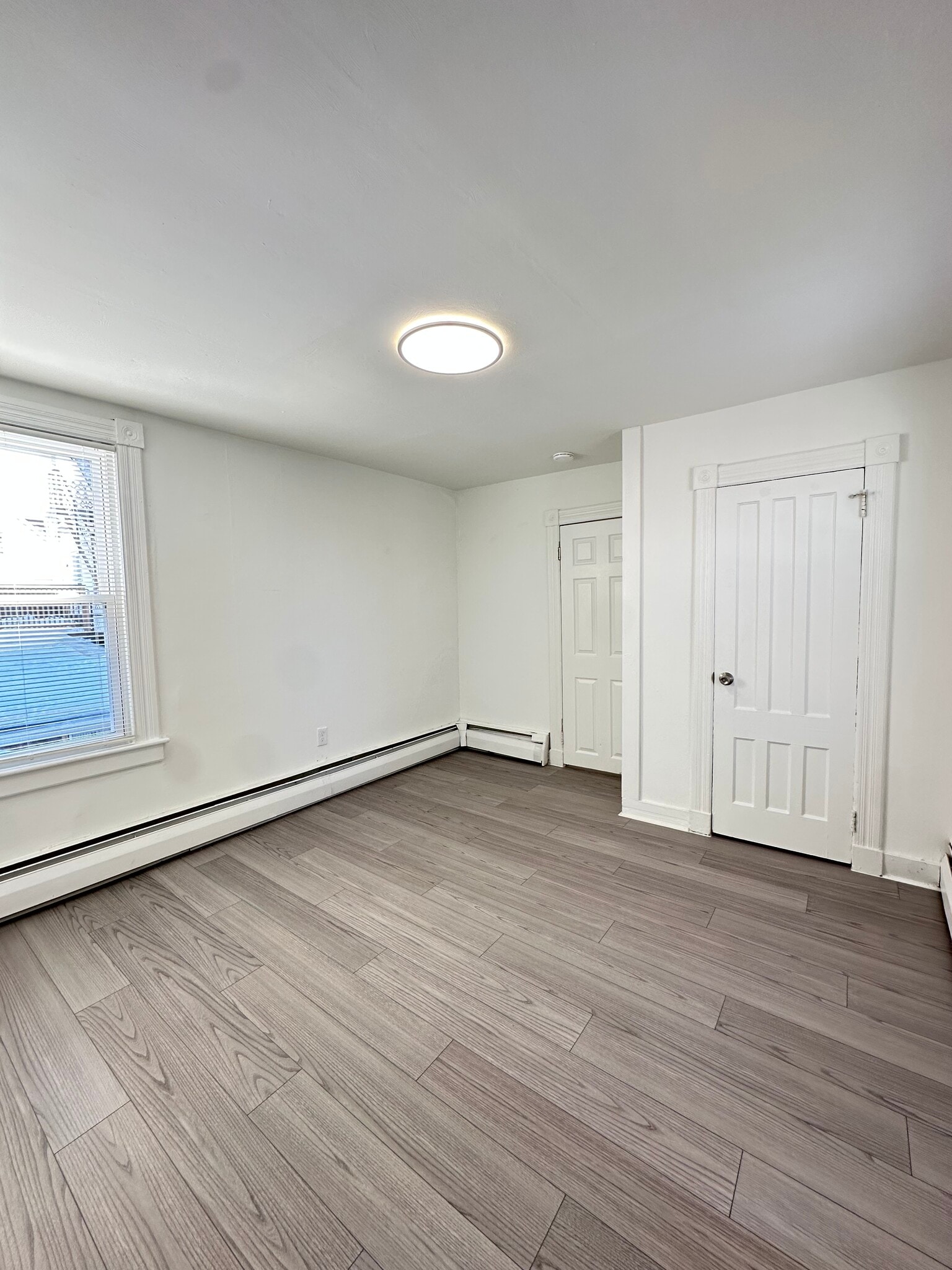 Building Photo - 176 Pearl St