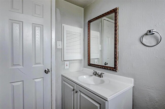 Building Photo - 4969 E Ridge Creek Dr