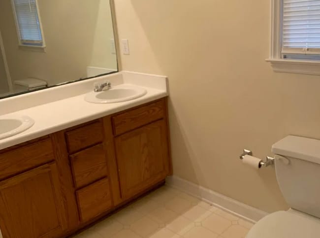 Building Photo - Spacious 3-Bedroom Home with Detached Garage – Available Now!