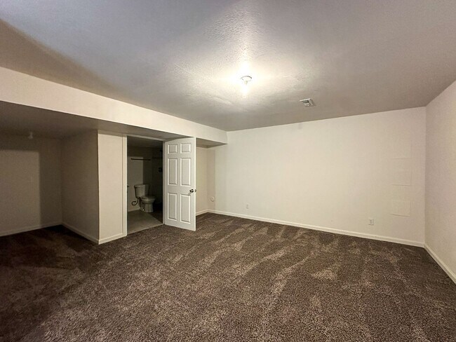 Building Photo - CORNER 3bd 2.5ba paired home in Trails Edge!