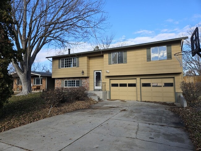 Building Photo - Lovely 3 bed, 2.5 bath home in west Boise