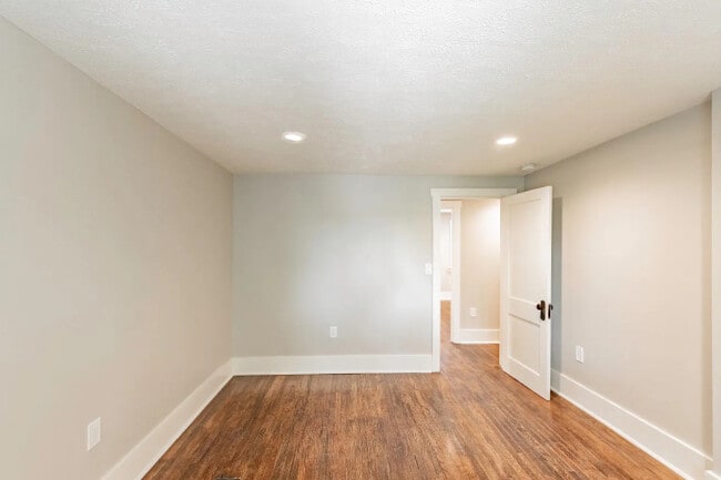 Building Photo - 304 N 43rd St