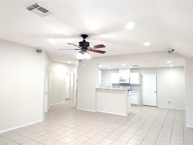 Building Photo - 9202 Aberdeen Lake Dr