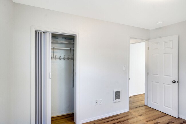 Building Photo - Cute 1 bedroom, 1 bathroom home near downtown Salem!