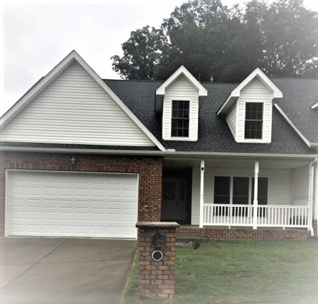 Primary Photo - Immaculate Townhouse in Barboursville