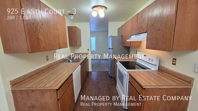 Building Photo - 925 E 45th Ct