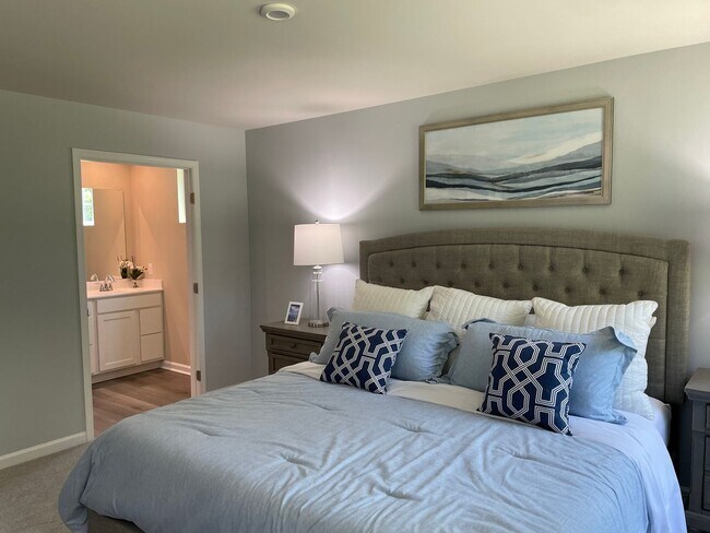 Building Photo - 3 Bedroom 2 Bathroom at Sharron Creek-Pet ...