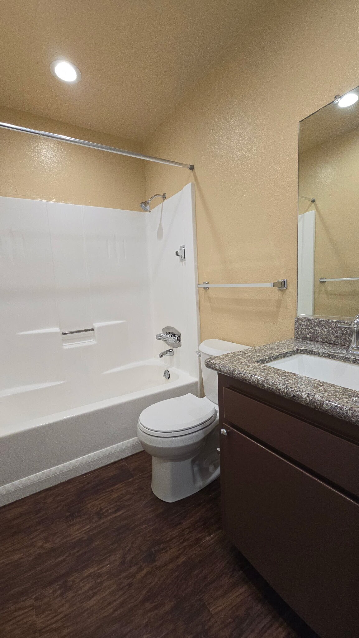 Building Photo - 338 S Arroyo Dr