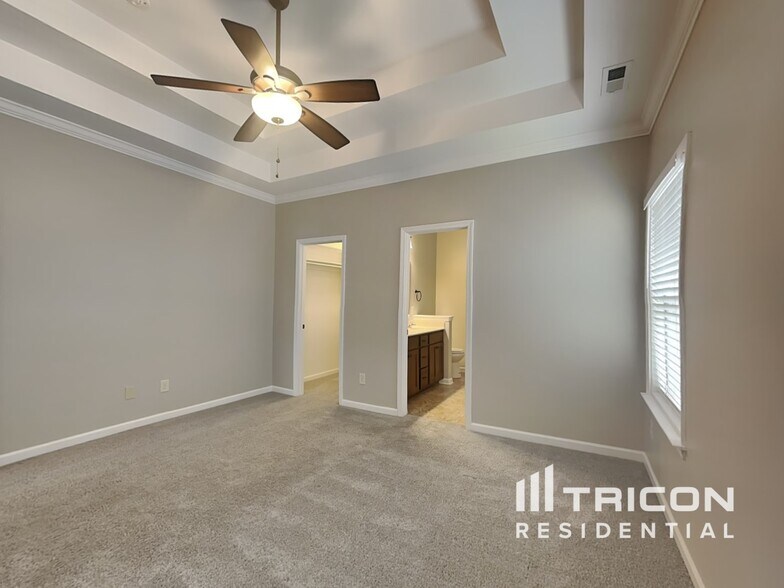 Building Photo - 1430 Raven Rd