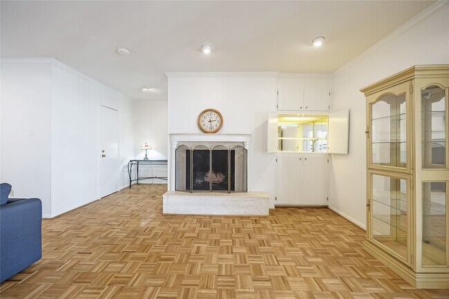 Building Photo - 2600 Bellefontaine St