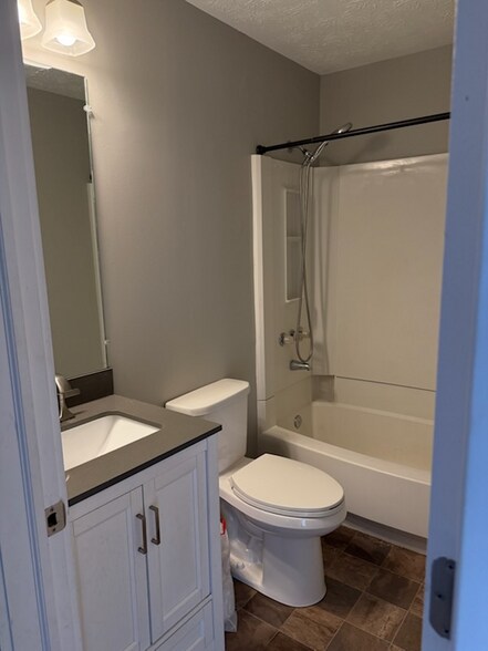 Building Photo - 222 Learn Rd