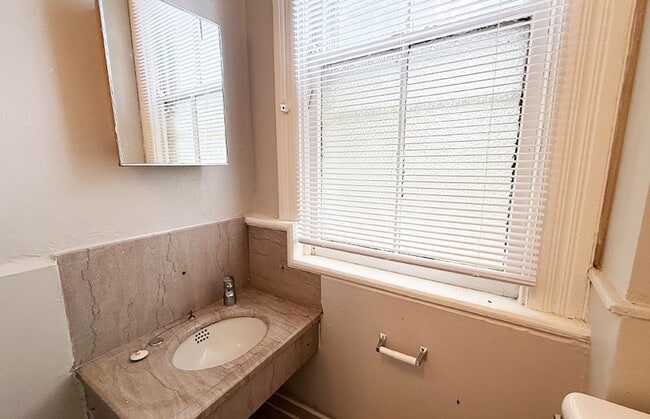 Building Photo - 3210 Bishop St