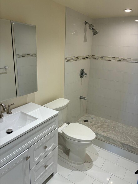 Master Bathroom - 13951 SW 66th St