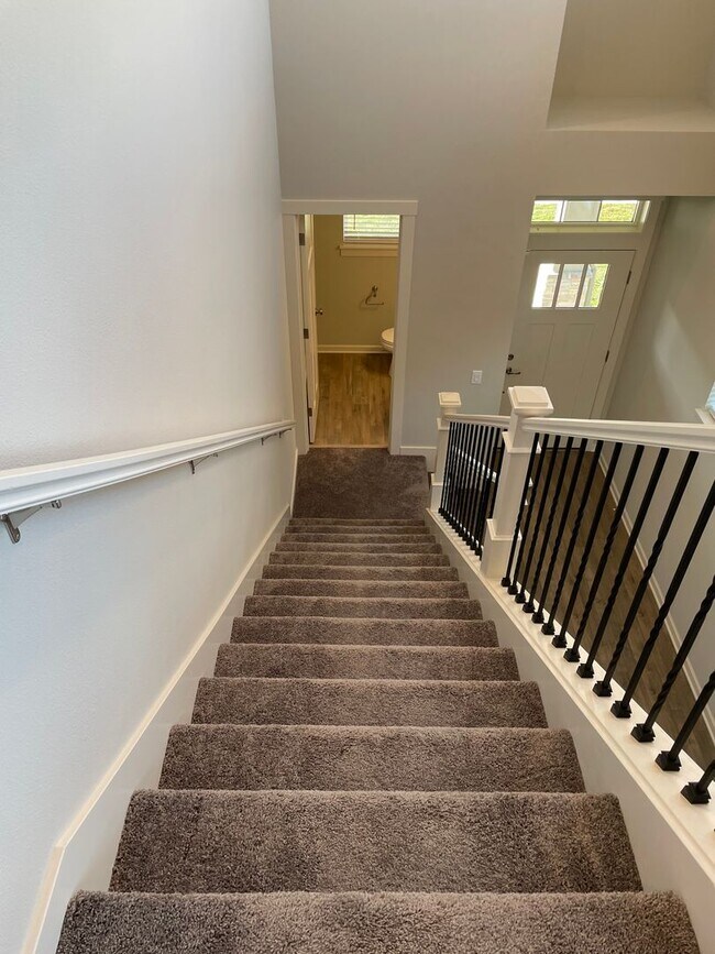 Building Photo - NEWER 4 Bed 2.5 Bath Home! Located near the Ridgefield Outdoor Recreation Center, equestrian faci...