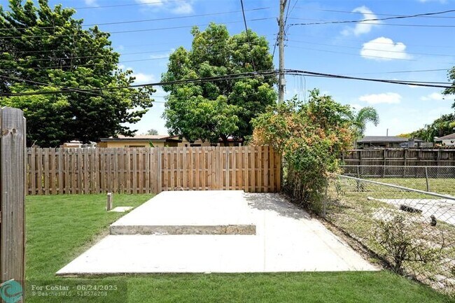 Building Photo - 4260 NW 173rd Dr