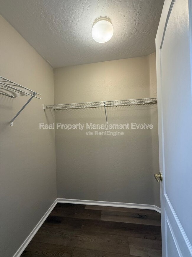 Building Photo - 2006 N 106th Ave