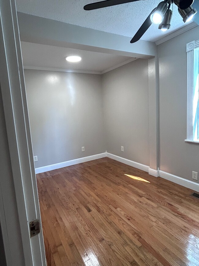 Building Photo - 409 Fairmont Ave