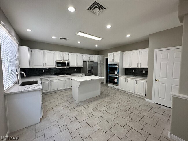 Building Photo - 1254 Autumn Wind Way