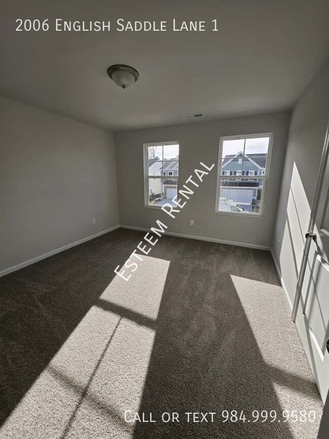 Building Photo - 2006 English Saddle Ln