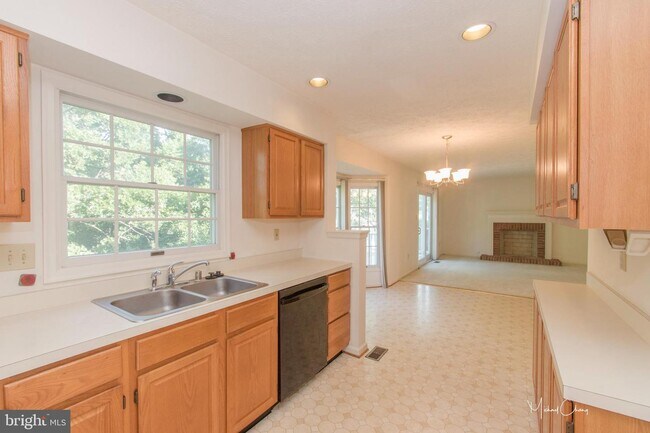 Building Photo - 14114 Silent Wood Way