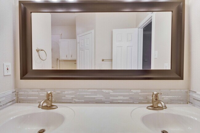 Building Photo - 1706 Pheasant Roost