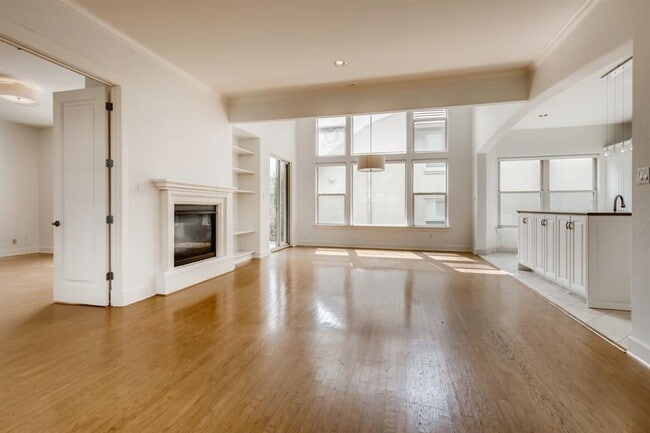 Building Photo - 2800 Waymaker Way