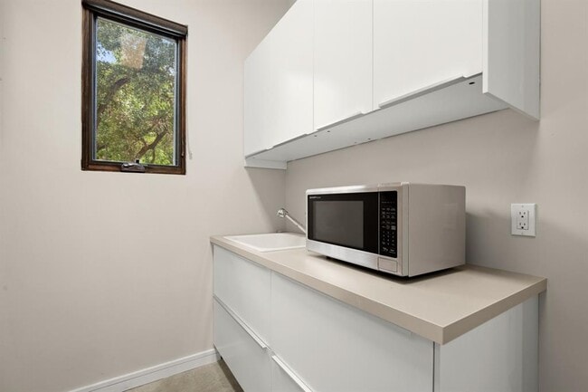 Building Photo - 500 Laurel Valley Rd