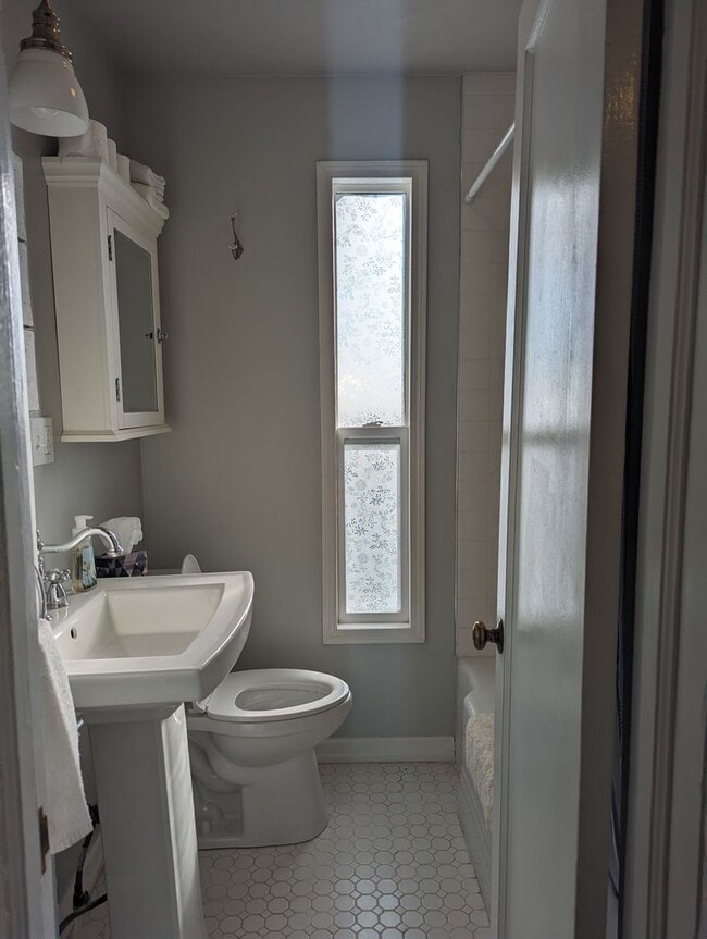 Building Photo - Stunning Remodeled Juliaetta Farm House