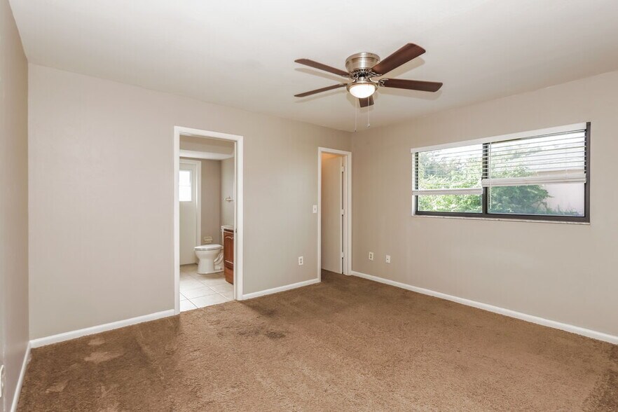 Building Photo - 3607 SE 8th Ave