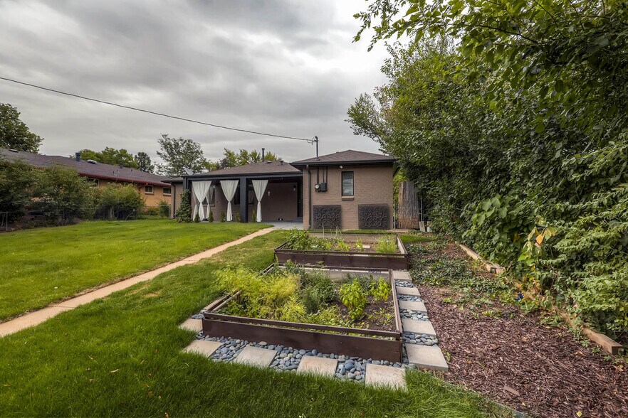 Building Photo - 1183 Forest Street