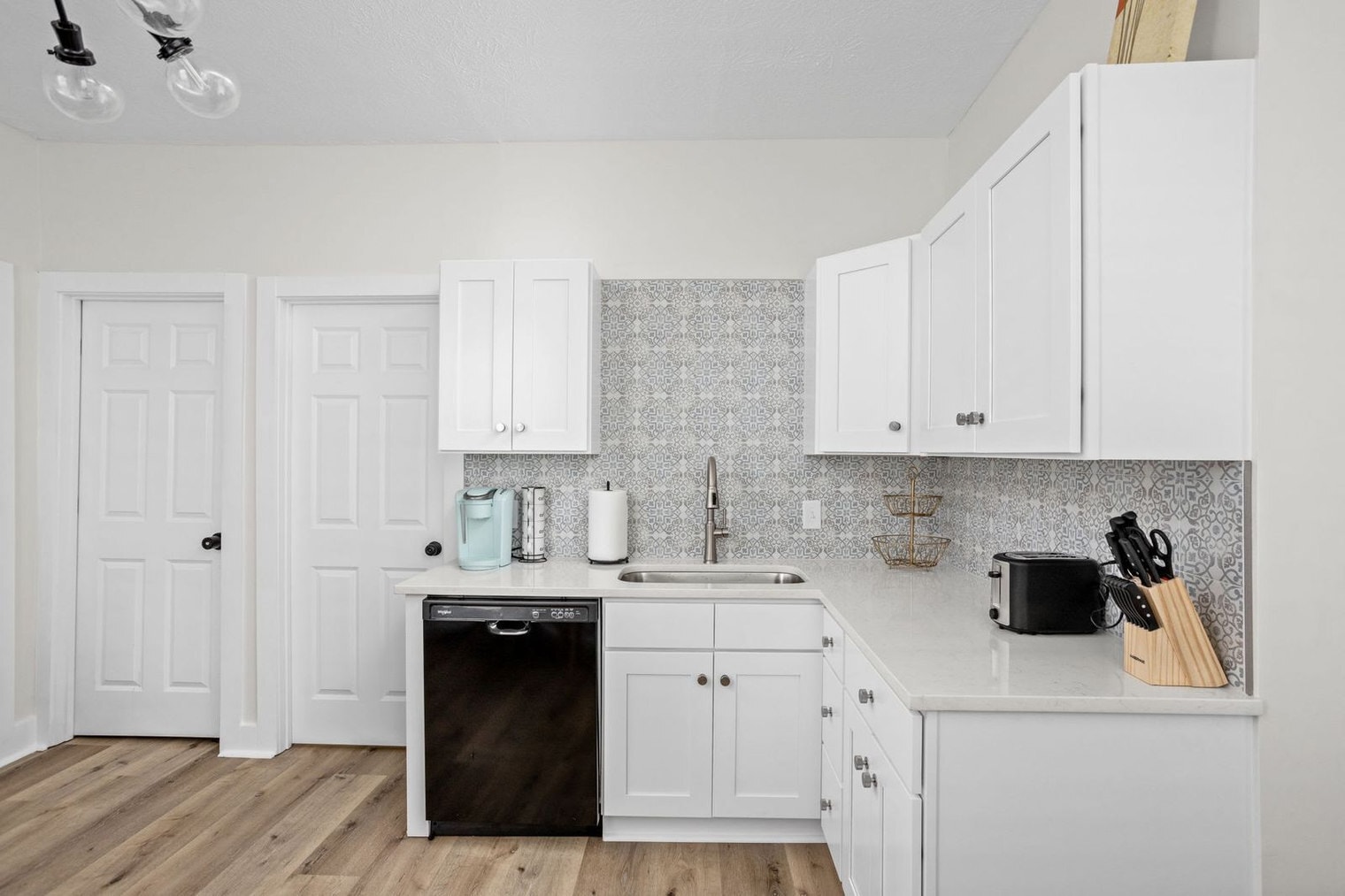 Building Photo - 844 Camp St