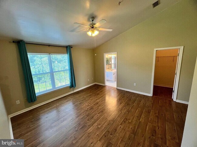 Building Photo - 439 Amelanchier Ct