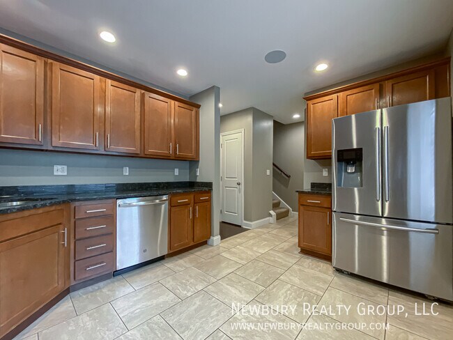 Building Photo - 147 Banksville Pl