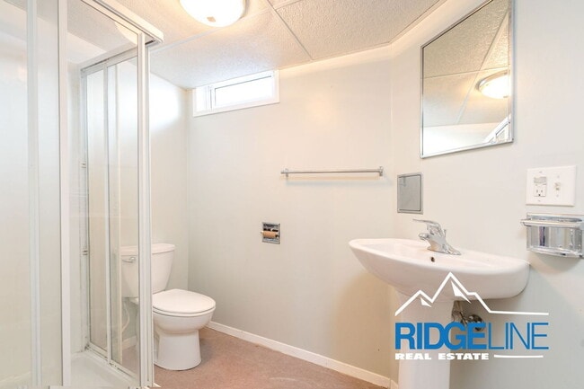 Building Photo - 204 19th Ave NW