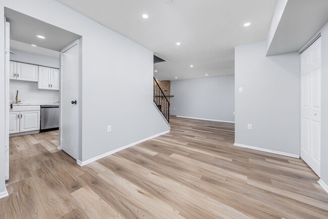 Building Photo - Newly Renovated 3-Bedroom Condo in Lindenwold