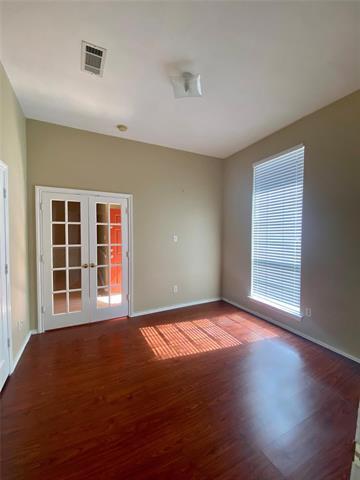 Building Photo - 2319 Glenmoor Dr