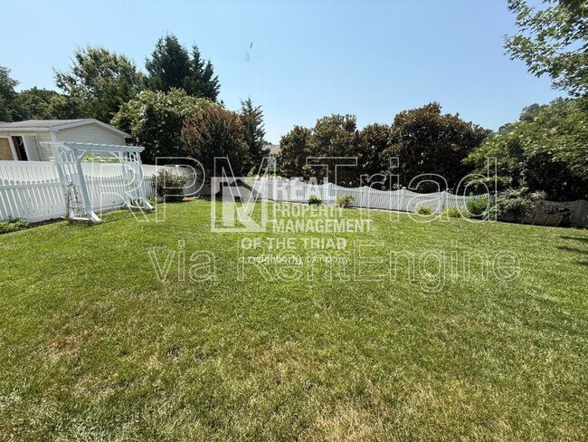 Building Photo - 1538 Castle Way