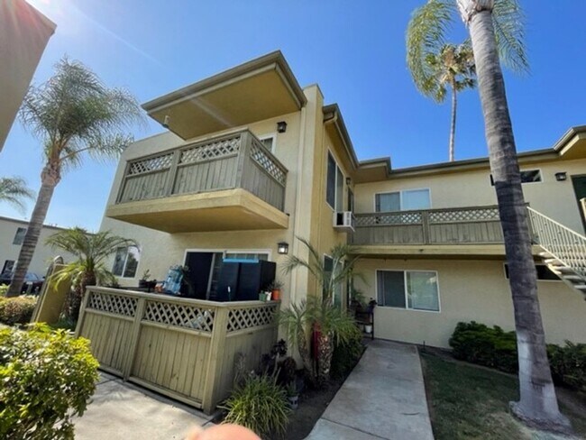 Building Photo - REDUCED! Clean-Compelety Remodeled Private...