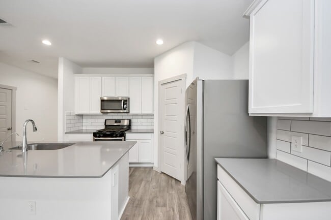 Building Photo - 7806 Cattleman Vly Dr