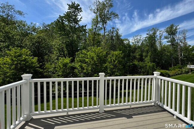 Building Photo - 25 Brentwood Cir