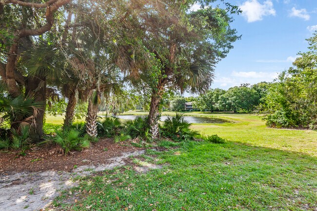 Building Photo - 5061 Sherwood Ln