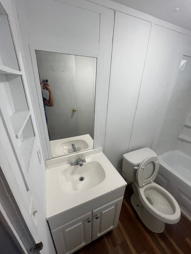 Building Photo - 2 Water Oak Ln